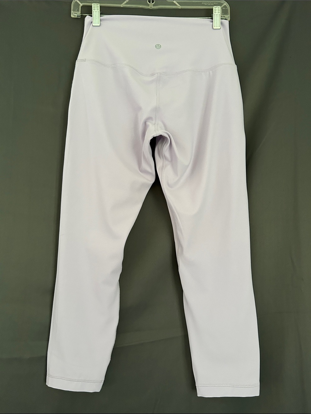 Lululemon Wunder Under High-Rise Tight 23”.  SIZE 8
Lavender Dew